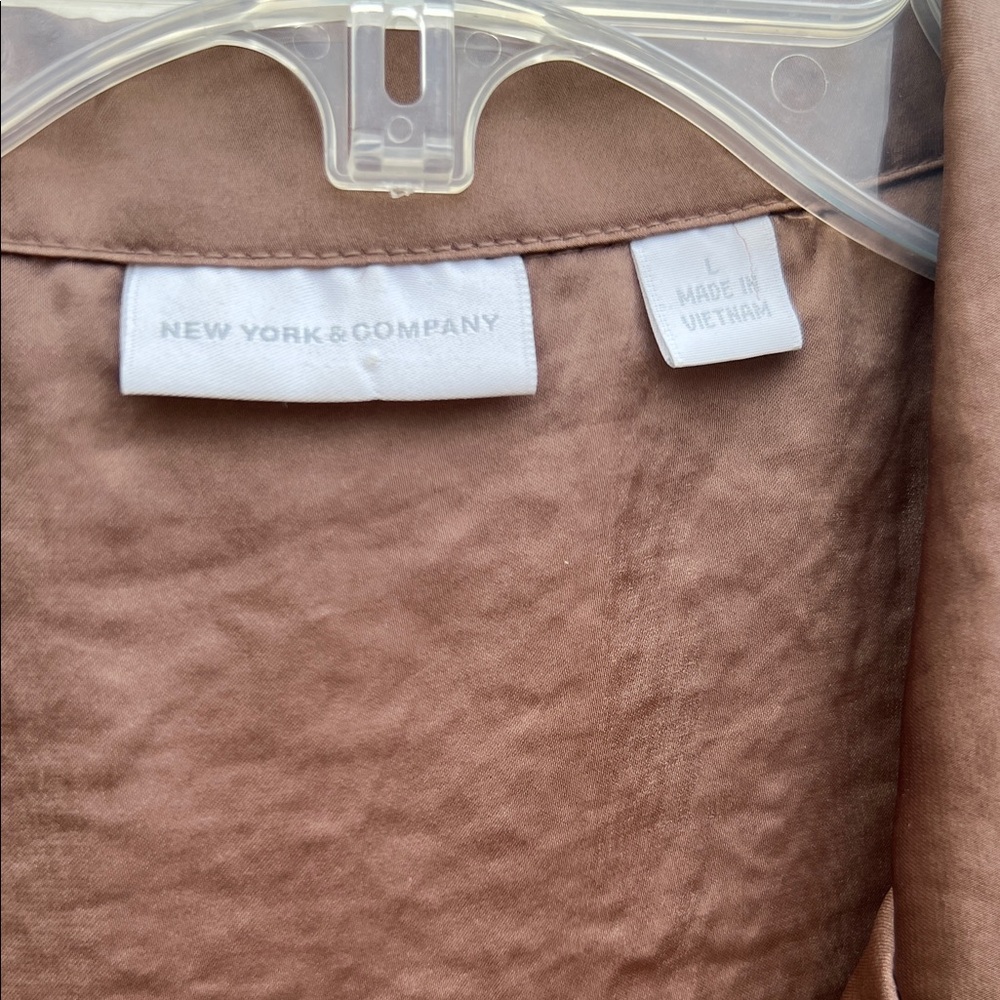 Ladies Size Large "New York & Company" Chocolate Sleeveless Blouse GUC ❤️ - Picture 2 of 7